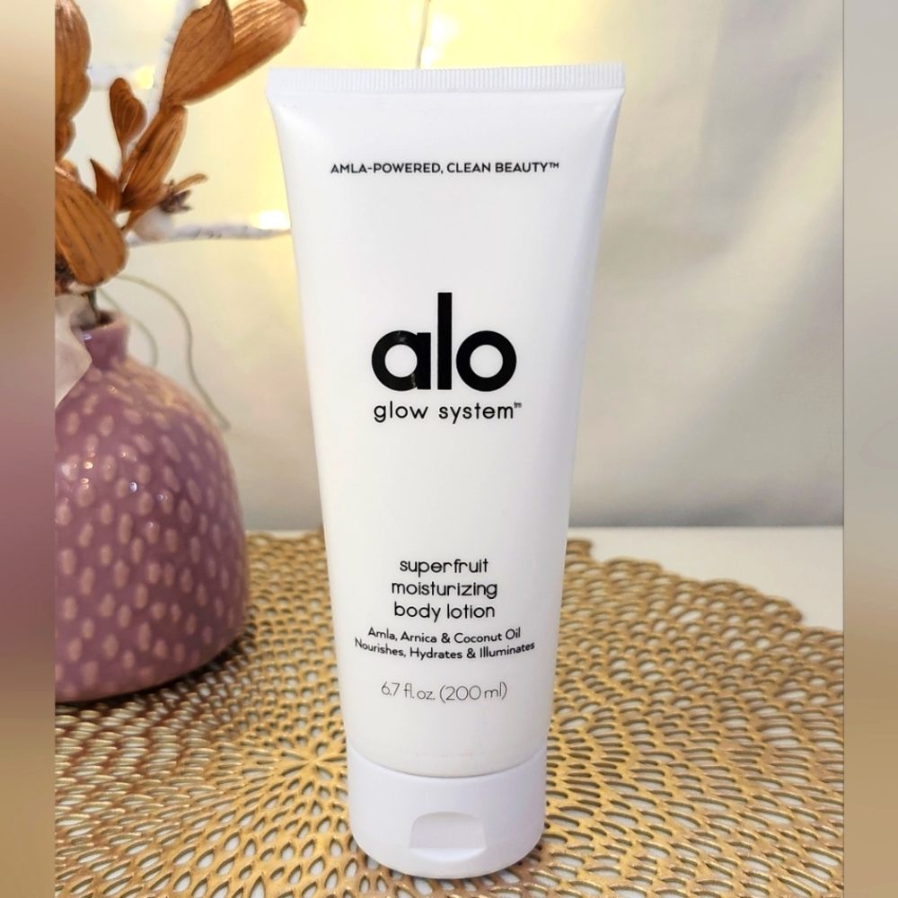 Alo glow system Superfruit Moisturizing body lotion